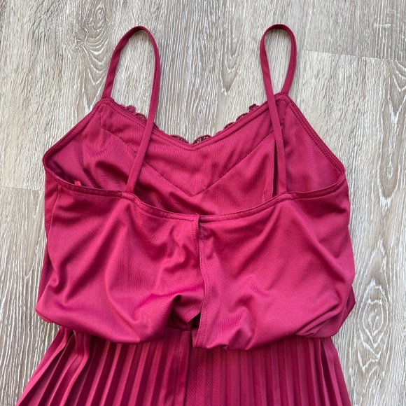 The Most Stunning Burgundy Vintage 70s Pleated Dress - Picture 5 of 13